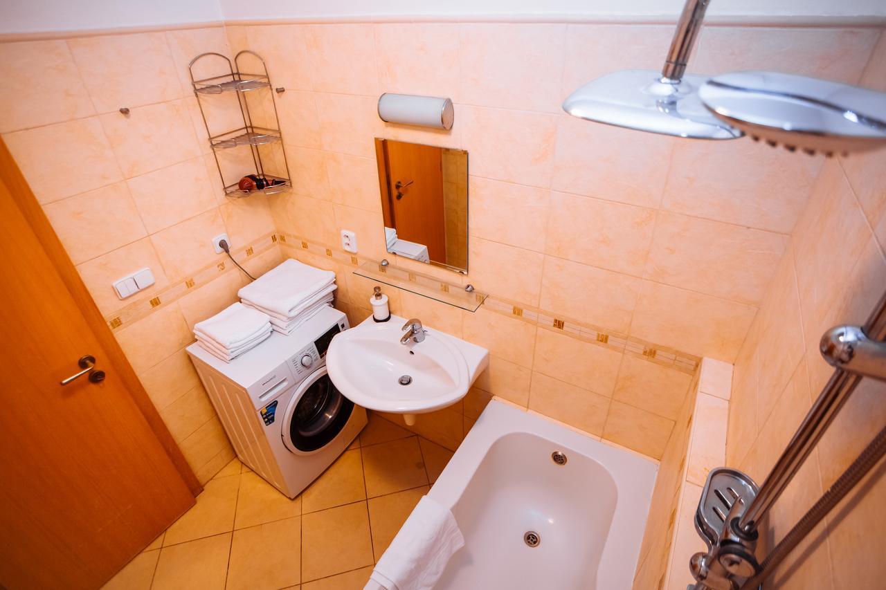 Beautiful Apartment In Central Residence Prága Kültér fotó