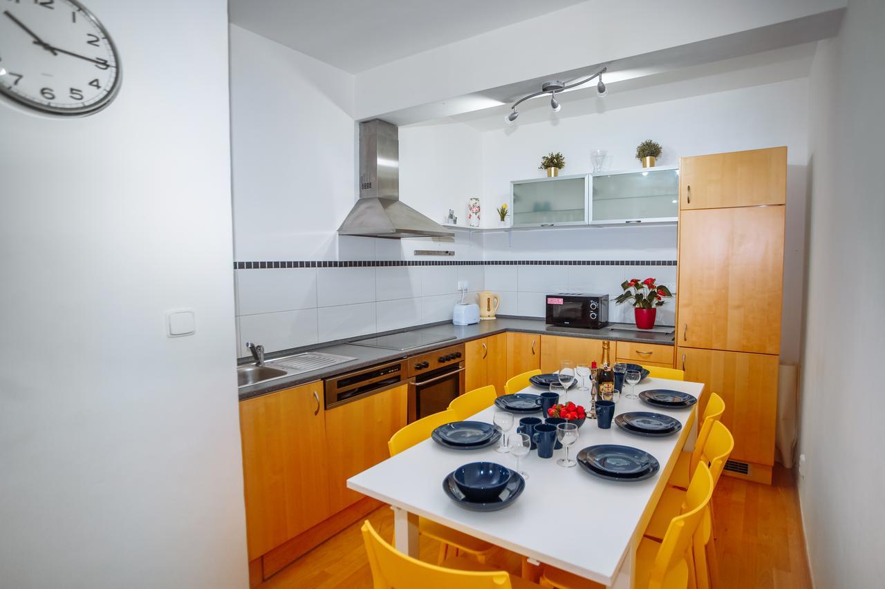 Beautiful Apartment In Central Residence Prága Kültér fotó