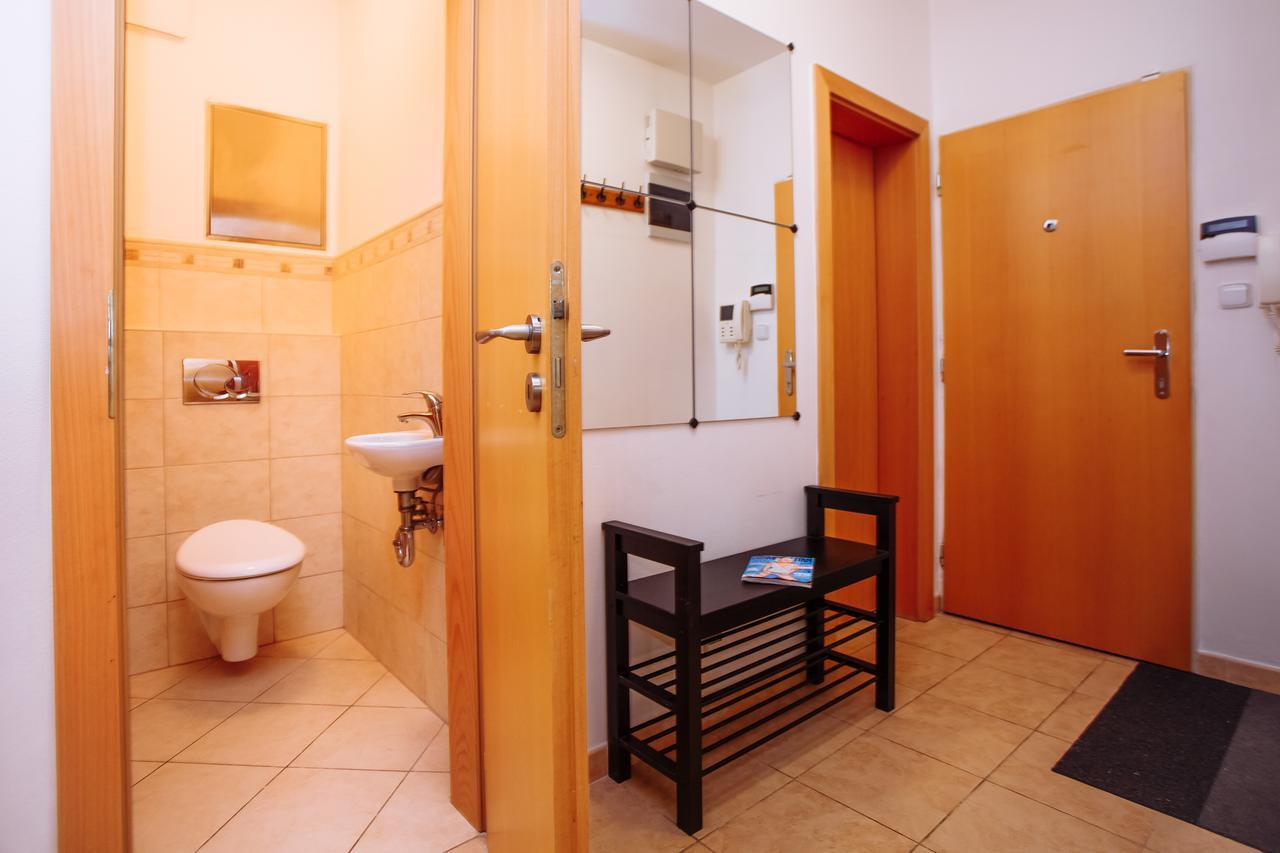Beautiful Apartment In Central Residence Prága Kültér fotó