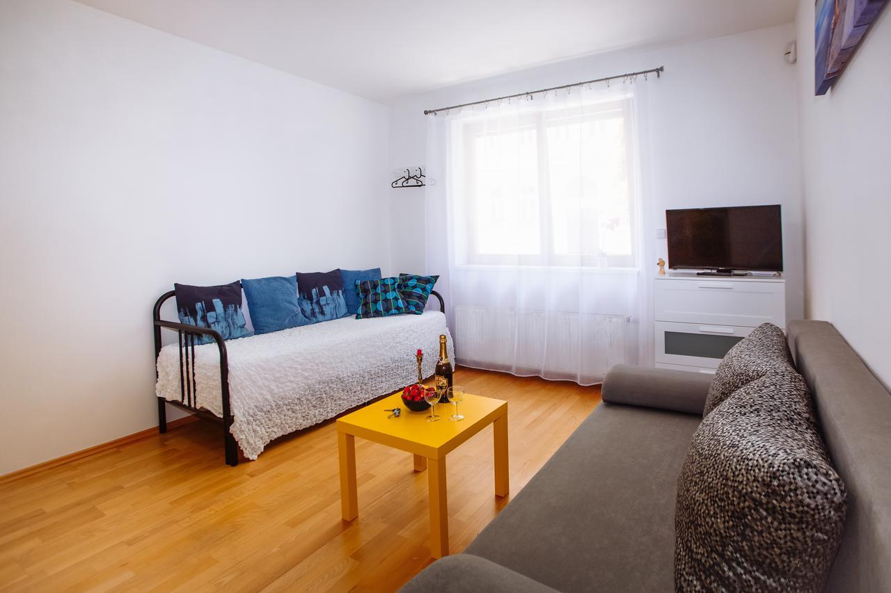 Beautiful Apartment In Central Residence Prága Kültér fotó